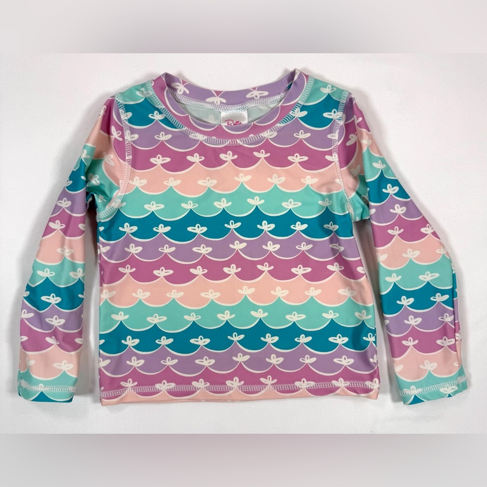 RUFFLE BUTTS Toddler Girls' Mermaid Scale Long Sleeve Swim‎ Rash Guard Size 2T